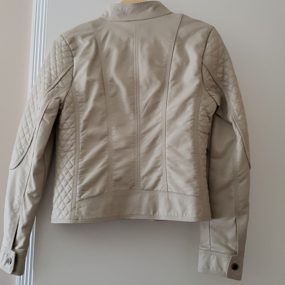 Jacket - Picture 4 of 4